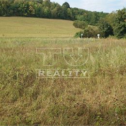 Veľký slnečný pozemok vhodný na stavbu rodinného domu, prípadne chalupy v obci Modrová