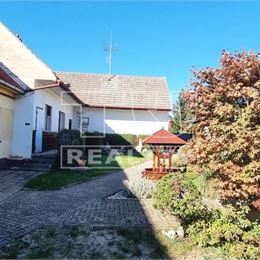 Zohor,rod.dom s veľkým pozemkom na predaj,4.izb.,vhodný na kompletnú rekonštrukciu