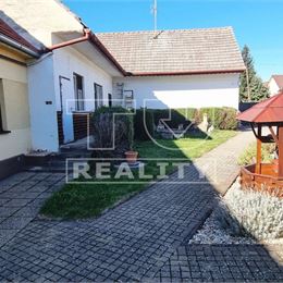 Zohor,rod.dom s veľkým pozemkom na predaj,4.izb.,vhodný na kompletnú rekonštrukciu