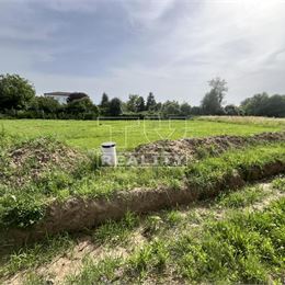 Na predaj stavebný pozemok v Zlatých Moraciach, 758 m2