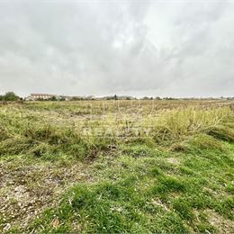 Stavebný pozemok o výmere 500m2 v obci Opoj.