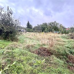 Stavebný pozemok o výmere 648m2 v obci Zavar