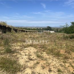 Pozemok na stavbu RD, 882 m2, Vinohrada n/V