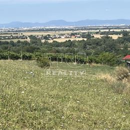 Pozemok na stavbu RD, 882 m2, Vinohrada n/V