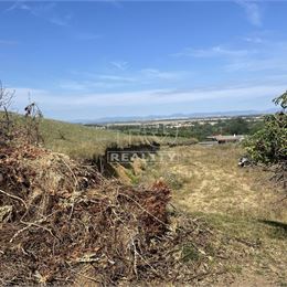 Pozemok na stavbu RD, 882 m2, Vinohrada n/V