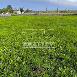 Na predaj pozemok vhodný na stavbu rodinného domu v obci Tesáre, 650m2