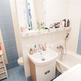 2-izbový, kompletne prerobený a zariadený byt vo vyhľadávanej lokalite, Komárno – 44,01m2