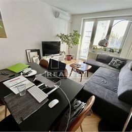 Priestranný 2-izbový byt s balkónom po kompletnej rekonštrukcii v tesnej blízkosti centra Bratislavy, 55,63 m2