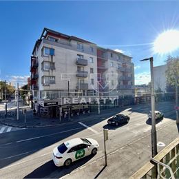 Priestranný 2-izbový byt s balkónom po kompletnej rekonštrukcii v tesnej blízkosti centra Bratislavy, 55,63 m2