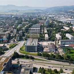 Na predaj podnikateľský priestor v centre mesta Žilina o výmere 74m2, s pozemkom o výmere 590m2(16