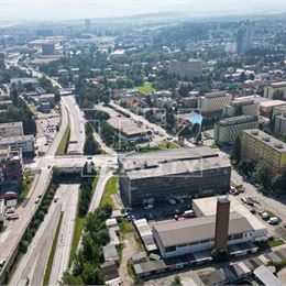 Na predaj podnikateľský priestor v centre mesta Žilina o výmere 74m2, s pozemkom o výmere 590m2(16