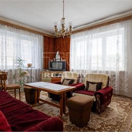 EXKLUZÍVNE!! NOVÁ CENA!!VEĽKÝ POSCHODOVÝ RODINNÝ DOM NA PREDAJ, 987m2, SVINNÁ