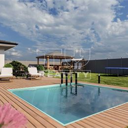 TUreality ponúka na predaj stavebný veľký pozemok obci Dunajská Lužná - Miloslavovská ulica - 788m²