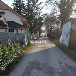Pozemok 400 m2 na výstavbu rod.domu-na trvalé bývanie,ul. J.Kubinu, Malacky
