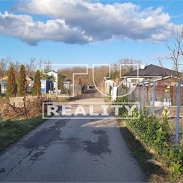 Pozemok 400 m2 na výstavbu rod.domu-na trvalé bývanie,ul. J.Kubinu, Malacky