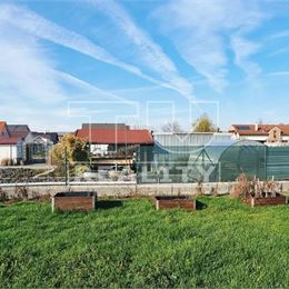Pozemok 400 m2 na výstavbu rod.domu-na trvalé bývanie,ul. J.Kubinu, Malacky