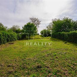 ZNÍŽENÁ CENA- starší vidiecky dom v obci Lieskovec - ideálny na chalupu!