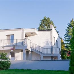Na predaj moderne zrekonštruovaný rodinný dom 200 m2 Bošany