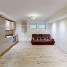Na predaj moderne zrekonštruovaný rodinný dom 200 m2 Bošany