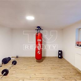 Na predaj moderne zrekonštruovaný rodinný dom 200 m2 Bošany
