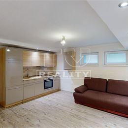 Na predaj moderne zrekonštruovaný rodinný dom 200 m2 Bošany