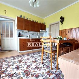 Predám 3 izb.RD 100 m2, na pozemku 810 m2, v Kajali