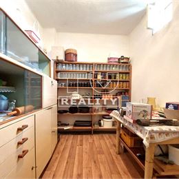 Predám 3 izb.RD 100 m2, na pozemku 810 m2, v Kajali