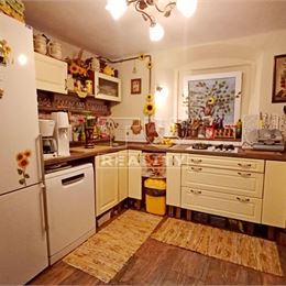 Na predaj dvojgeneračný rodinný dom po rekonštrukcií v podtatranskej obci Veľký Slavkov