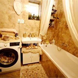 Na predaj dvojgeneračný rodinný dom po rekonštrukcií v podtatranskej obci Veľký Slavkov