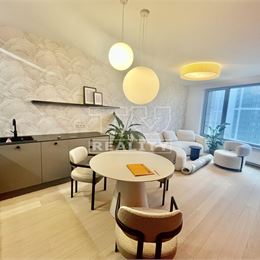 Krásny 2-izbový byt s balkónom v novostavbe Skypark, č.4 v Starom meste, 52,8 m2