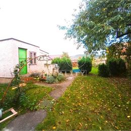 REZERVOVANÉ !!Na predaj rodinný dom - 90m2 v obci Čeľadince s pozemkom - 1390 m2.