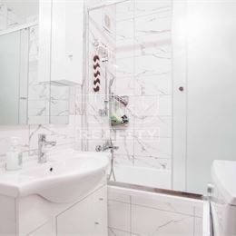Veľký 2-izbový byt s balkónom na ul. S.H. Vajanského, Nové Zámky – 62,81m2
