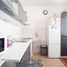 Veľký 2-izbový byt s balkónom na ul. S.H. Vajanského, Nové Zámky – 62,81m2