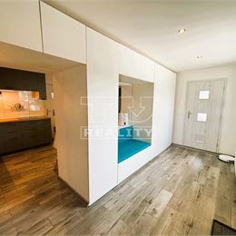 TUreality ponúka na predaj 3-izbový rodinný dom -110 m², na pozemku 329 m² - v obci Veľká Budafa (Holice).