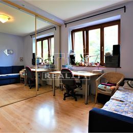 Krásny 5-ročný rodinný dom s bazénom v Topoľníkoch, neďaleko Dunajskej Stredy, zastavaná plocha 120 m² na