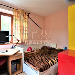 Krásny 5-ročný rodinný dom s bazénom v Topoľníkoch, neďaleko Dunajskej Stredy, zastavaná plocha 120 m² na