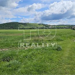 POZEMOK 2371 m2 / Skačany - Partizánske/ Príroda