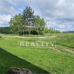 POZEMOK 2371 m2 / Skačany - Partizánske/ Príroda