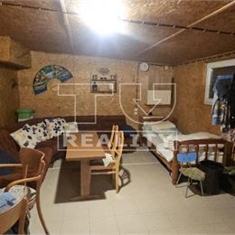 Štýlová Chatka / Prievidza, / pozemok 194 m2