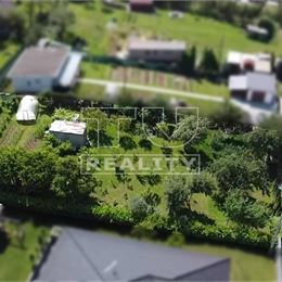 IBA U NÁS!!! SLNEČNÝ STAVEBNÝ POZEMOK O ROZLOHE 1015m2, TRENČÍN - ORECHOVÉ