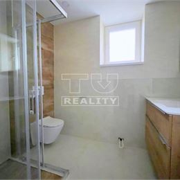 1-IZBOVÝ BYT V NOVOSTAVBE, TEHLA, BALKÓN, SÚKROMNÉ PARKOVACIE MIESTO