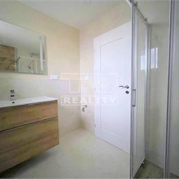 1-IZBOVÝ BYT V NOVOSTAVBE, TEHLA, BALKÓN, SÚKROMNÉ PARKOVACIE MIESTO