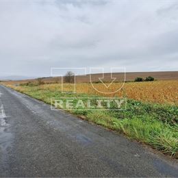 Na predaj pozemky v obci Paňovce.