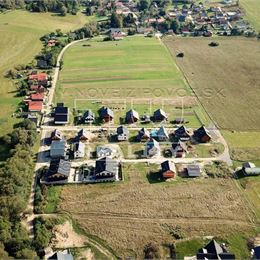 STAVEBNÝ POZEMOK UMIESTNENÝ UPROSTRED NÁDHERNEJ OKOLITEJ PRÍRODY NA LIPTOVE