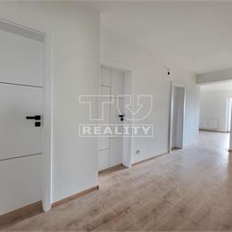 Na predaj 3-izbový byt s balkónom a parkovaním, Poprad – Veľká, 103 m2