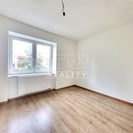 Na predaj 3-izbový byt s balkónom a parkovaním, Poprad – Veľká, 103 m2