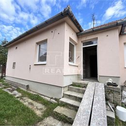 Znížená cena. Rodinný dom v obci Drážovce pri Nitre