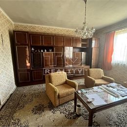 Na predaj rodinný dom v veľkým pozemkom v Beladiciach, 1991 m2