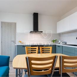 Na predaj pekný, kompletne prerobený 3-izbový byt Hliny 8 o výmere 69m2 s 2 balkónmi