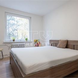 Na predaj pekný, kompletne prerobený 3-izbový byt Hliny 8 o výmere 69m2 s 2 balkónmi